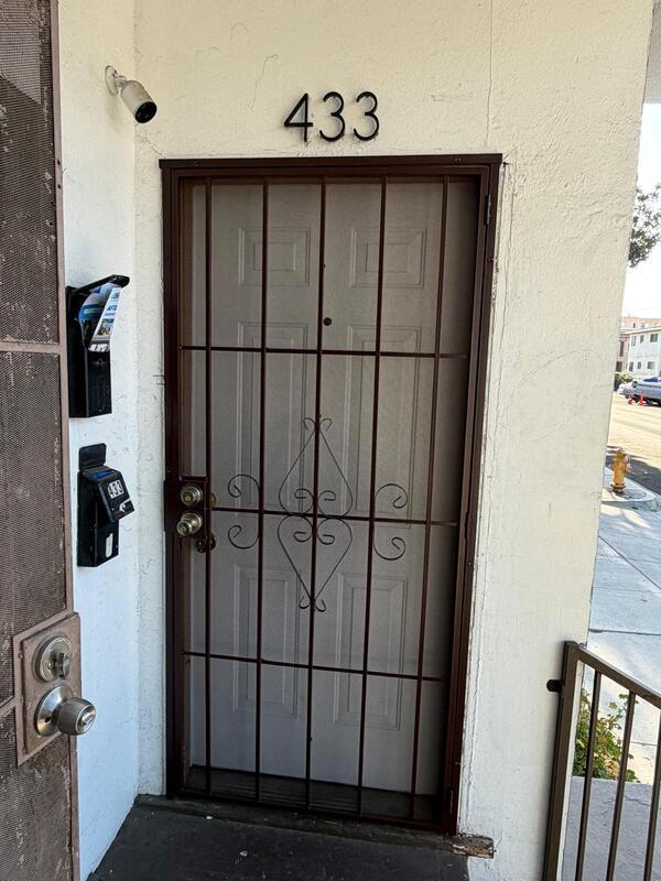 Building Photo - 433 W 4th St Unit 433