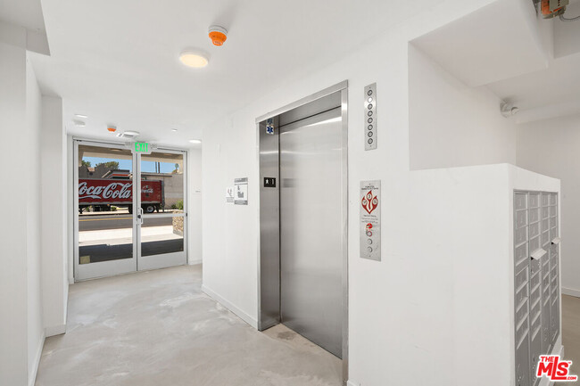 Photo - 4406 Fulton Ave Unit 404