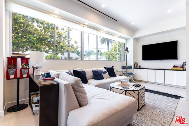 Photo - 838 N Doheny Dr Unit 203