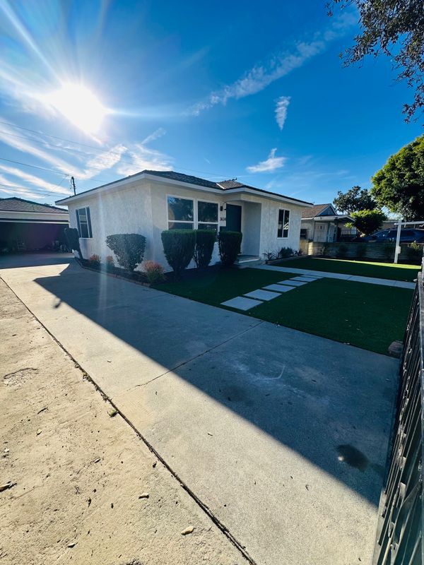 Photo - 3634 Caspian