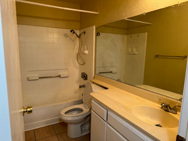 Photo - 8327 Vineyard Ave Unit 3