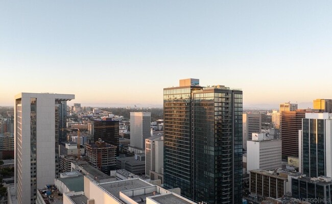 Building Photo - 1011 Union St Unit 3516