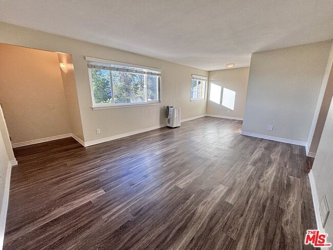 Building Photo - 1800 N Alvarado St Unit 3