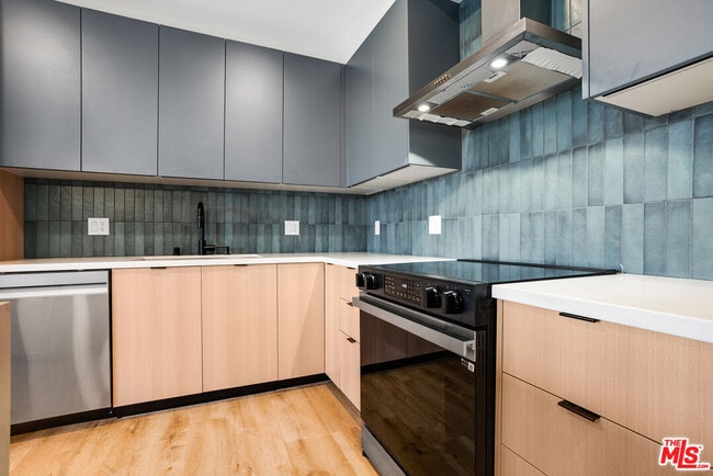 Photo - 5657 Virginia Ave Unit 403