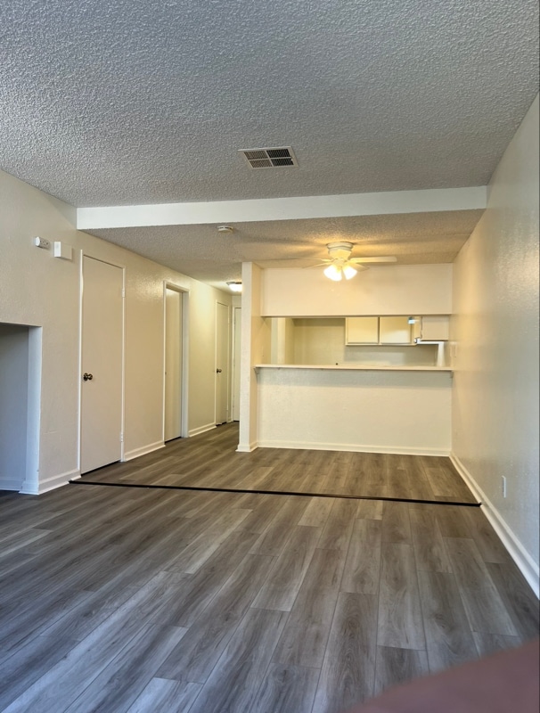 Photo - 43711 Challenger Way