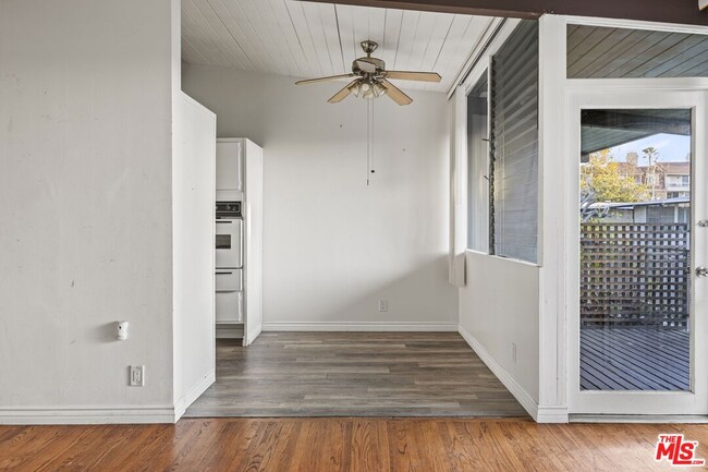 Photo - 11131 Rose Ave Unit 10