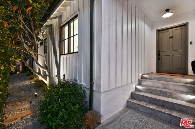 Photo - 3721 Woodcliff Rd