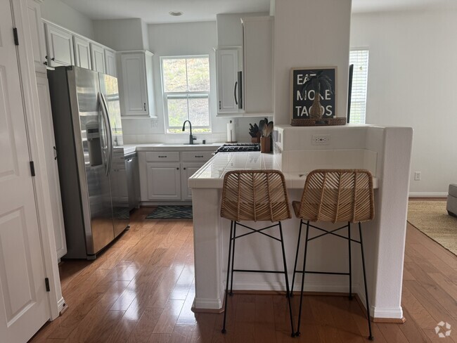 Building Photo - 1230 Highbluff Ave Unit . Rental