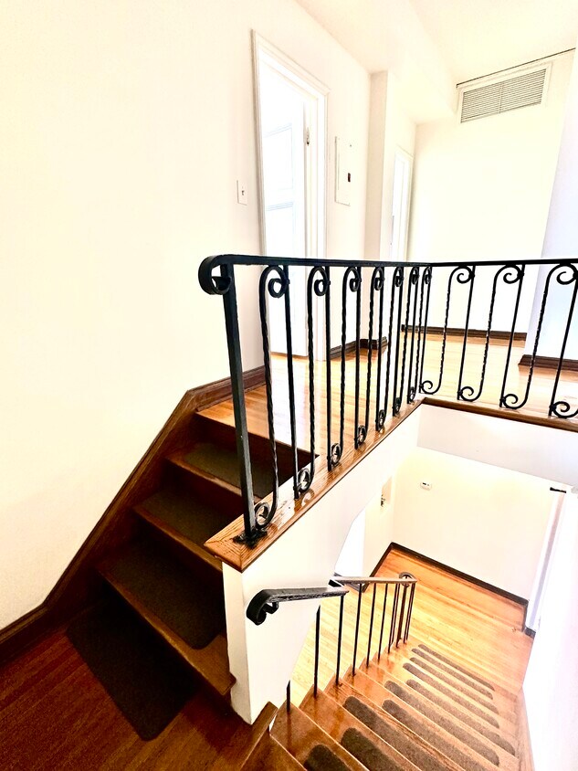 Floor Plan - 2 Story Townhouse furnished