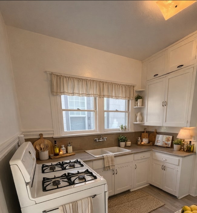 Photo - 127 S B St Unit 1