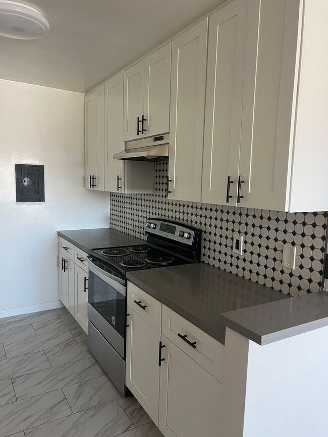 1 Month Free! Modern 1-Bedroom Apartment i... - 1 Month Free! Modern 1-Bedroom Apartment i... Unit 16