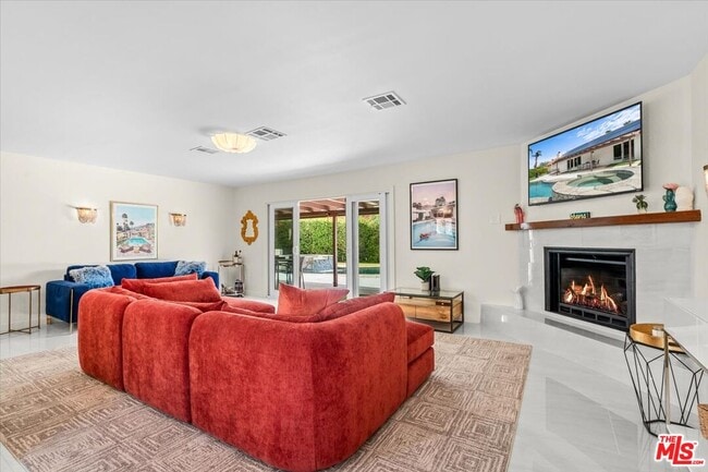 Photo - 2011 N San Antonio Rd