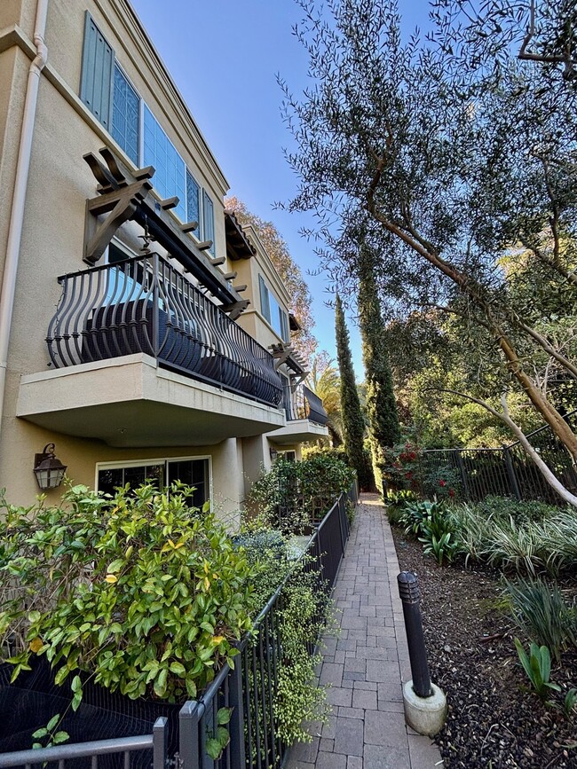 Photo - 2406 Torrey Pines Rd