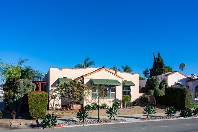 Building Photo - Charming Spanish in Kensington