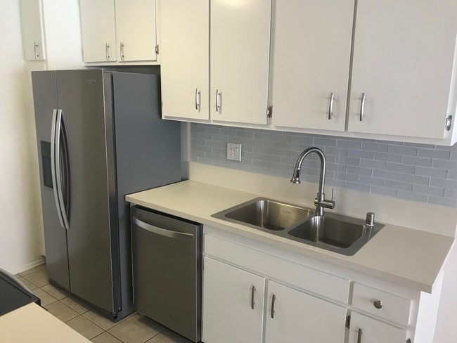 Photo - Los Encinos North