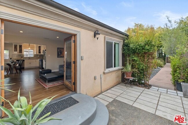 Photo - 4043 Harter Ave