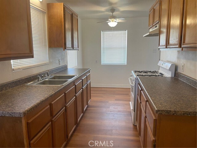 Photo - 498 E Main St