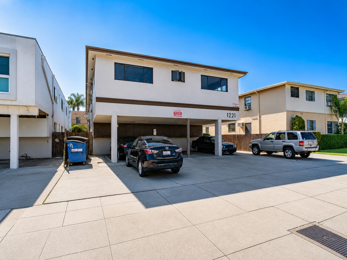 1221 S Holt Ave - 1221 S Holt Ave