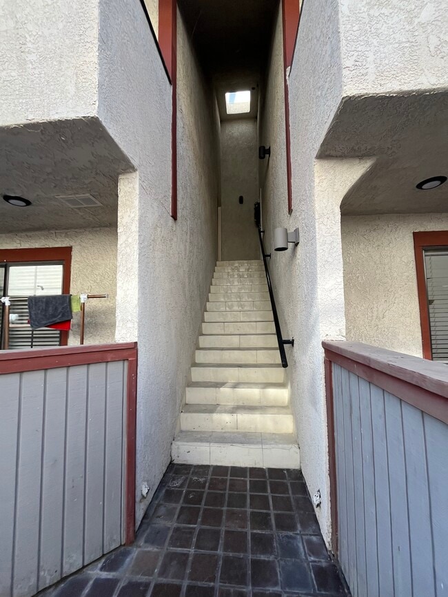 Photo - 15946 Vanowen St Unit #207