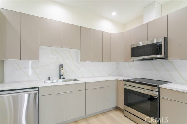 Photo - 11120 Emelita St