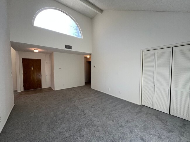 Photo - LOCATION! Move-in ready 2+2 w/parking, pool + balcony!