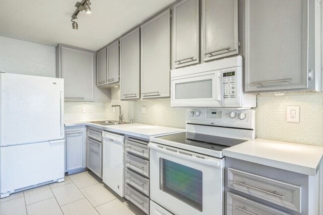 Building Photo - 701 N Los Felices Rd Unit L216