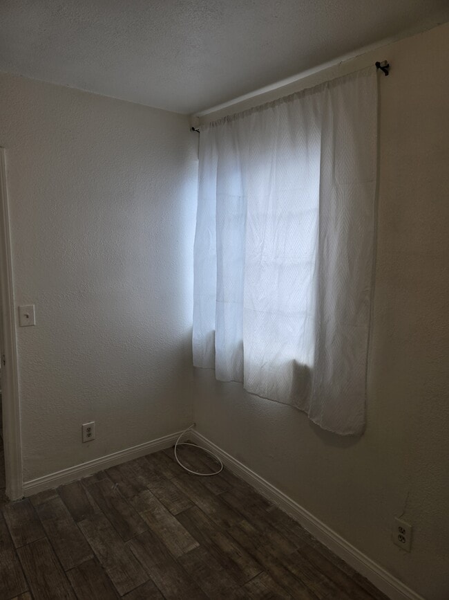 Building Photo - 18 E 56th St Unit A Rental