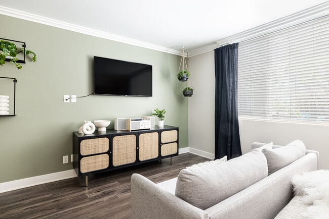 Photo - 1200 Riverside