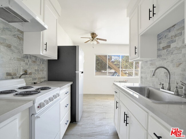 Building Photo - 7228 Allott Ave Unit 3