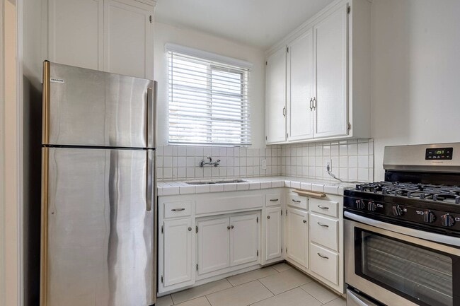 Photo - Walking distance to UCLA! Unit 681A