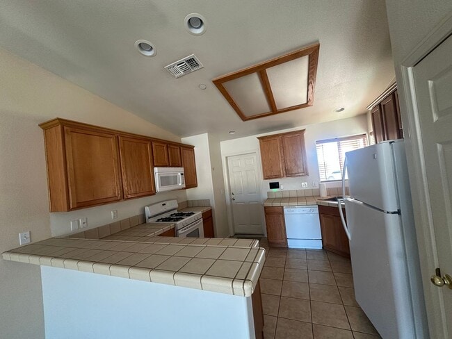 Photo - 4 bedroom home close to Joshua Tree National Park!