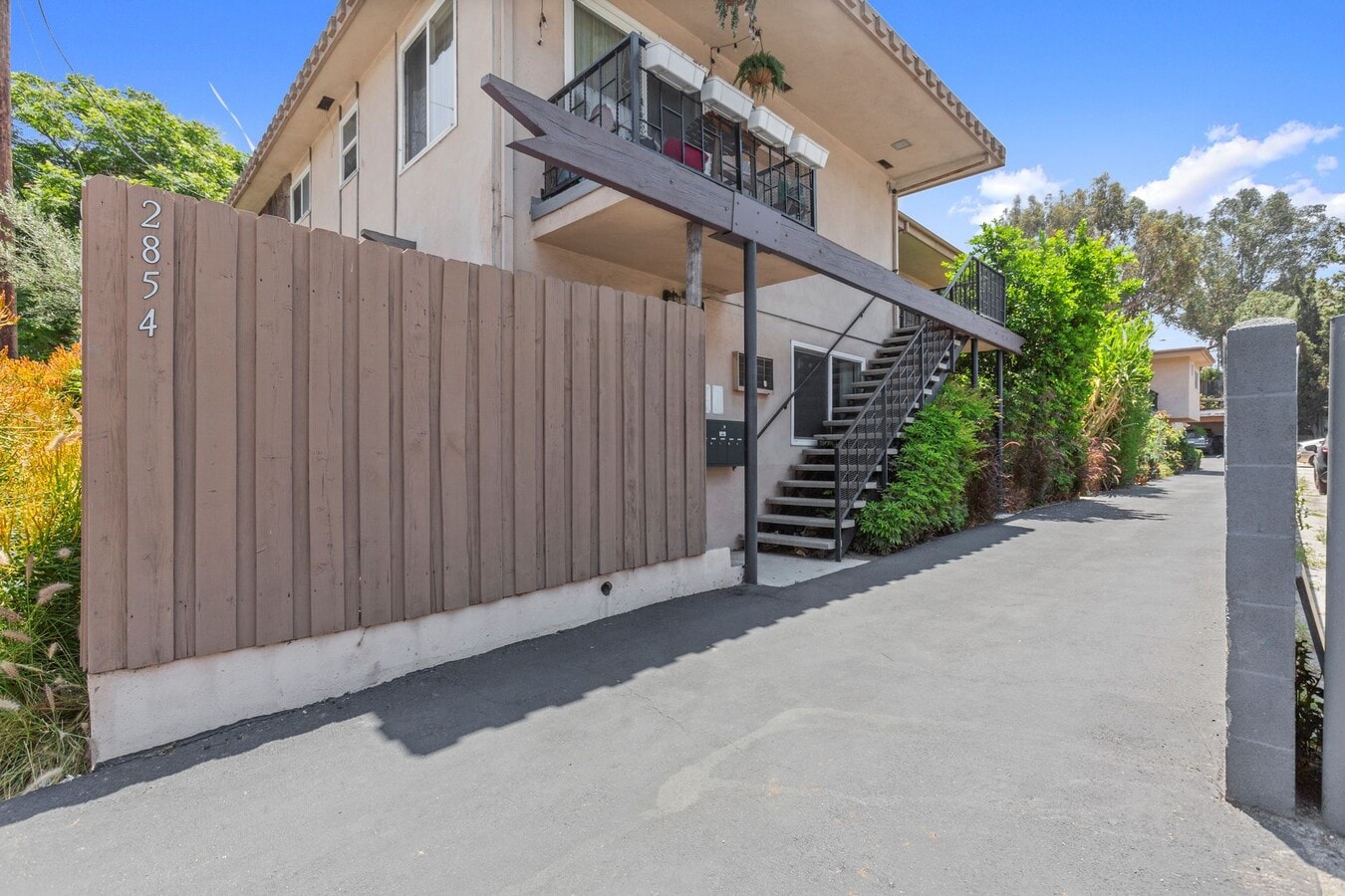 Photo - 2854 Rowena Ave