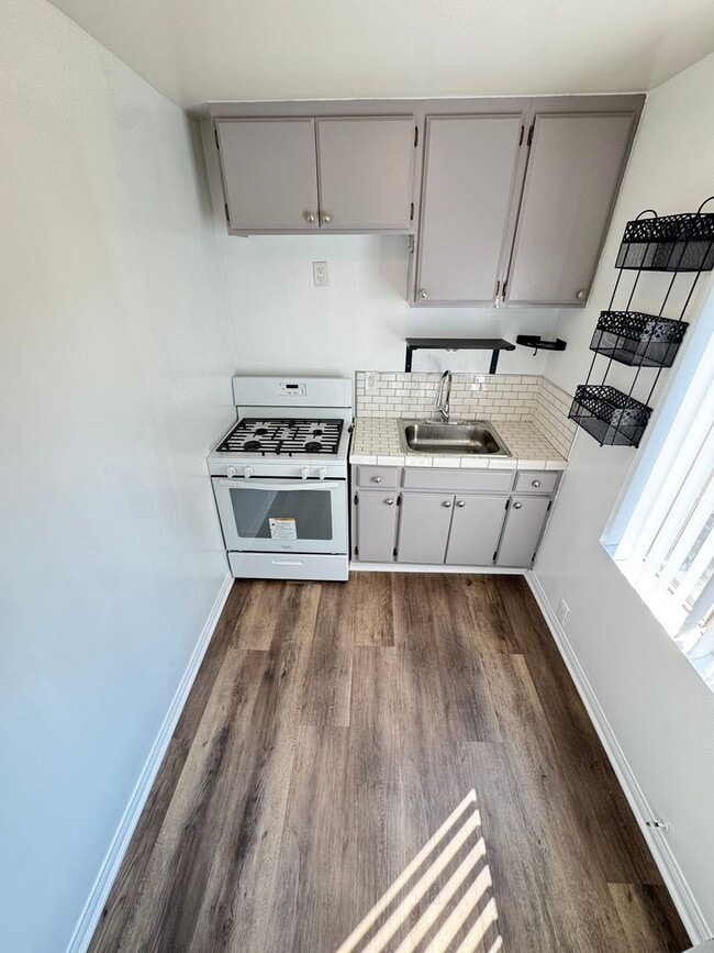 Photo - 2116-2118 E. Cesar Chavez Avenue Unit 2116 1/2 1