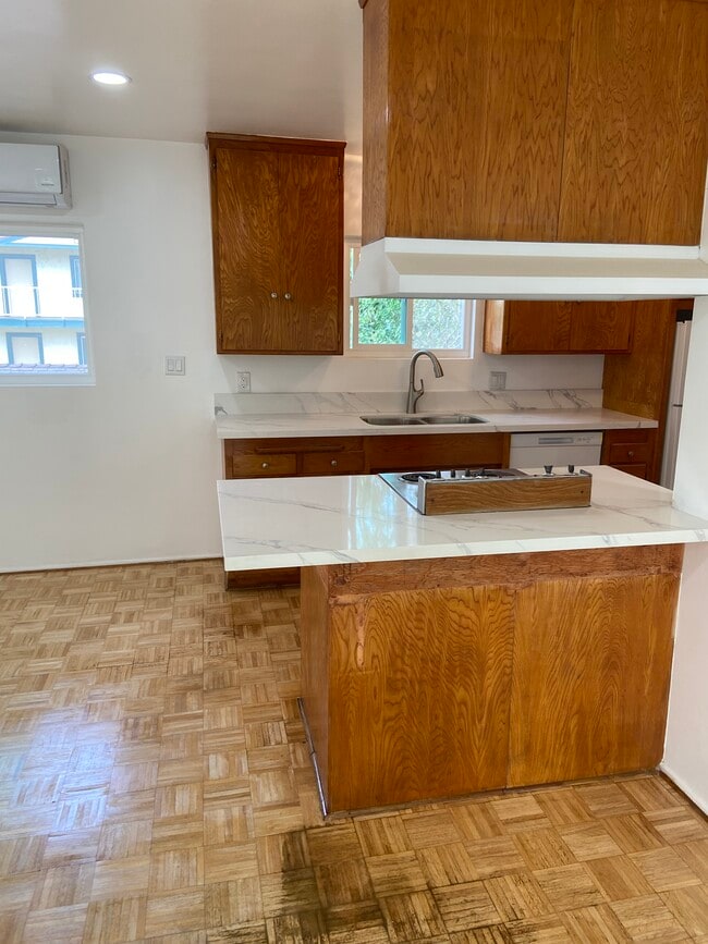 Photo - 928 W Angeleno Ave Unit Apt.c