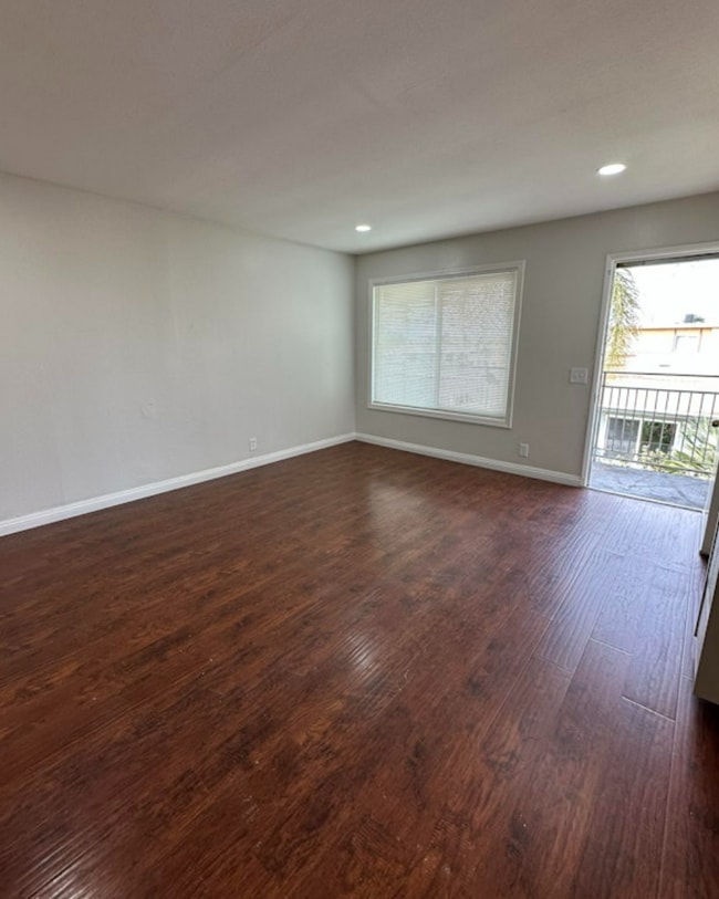 Building Photo - 22877 Adrienne Ave Unit 8