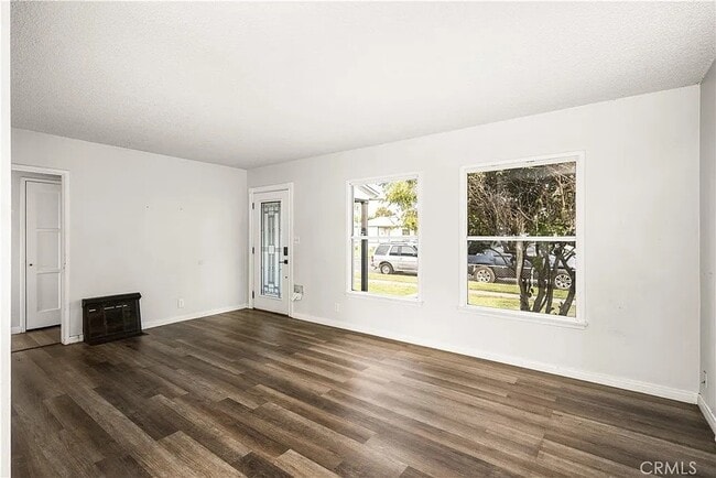 Photo - 166 E Osgood St