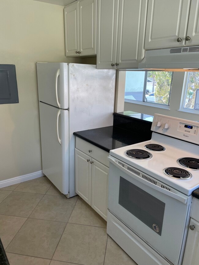 Photo - 2944 Peppertree Ln Unit B