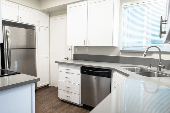 Photo - 1371 S. Beverly Glen Blvd.