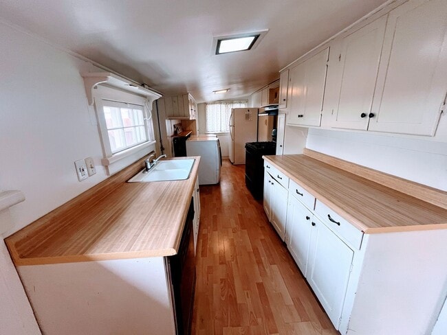 Photo - Adorable 2BR / 1BA House in North Pacific Beach