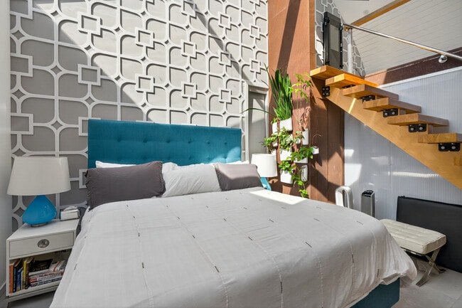 Photo - 219 Colton St