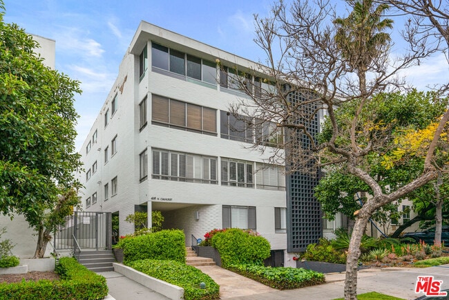 Building Photo - 419 N Oakhurst Dr Unit 203