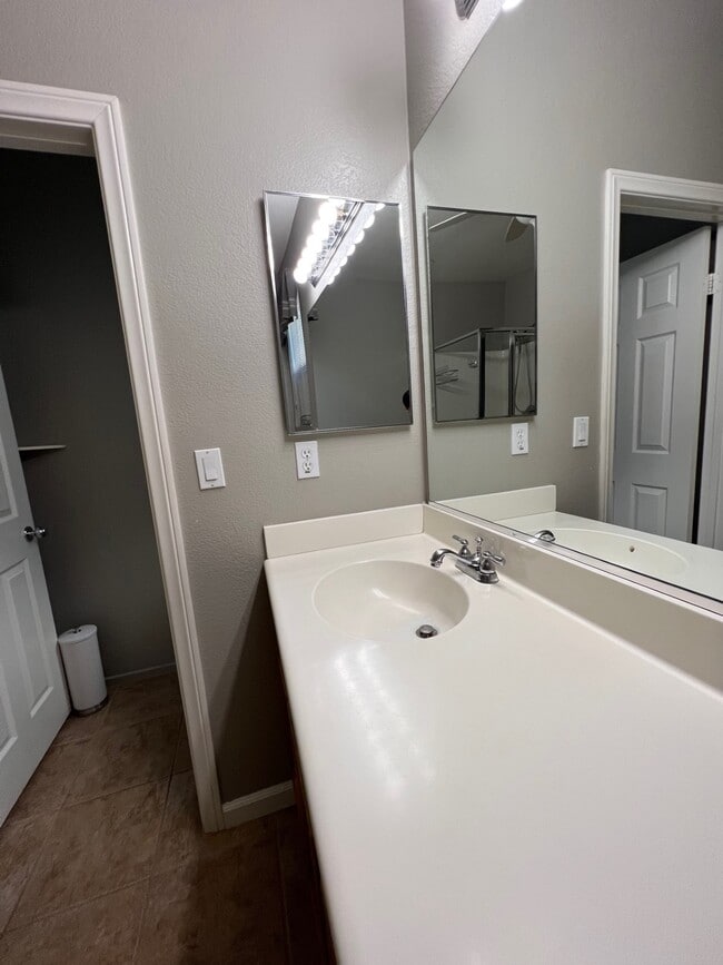 Photo - 29762 Northshore St