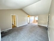 Photo - Charming 2 Bed/2 Bath Upstairs Condo in Qu... Unit 32