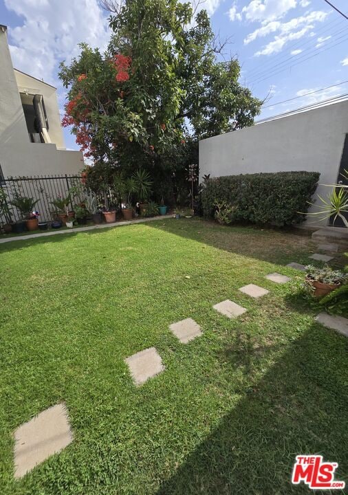 Photo - 1338 S Dunsmuir Ave