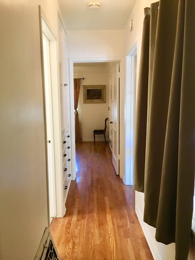 Photo - 10720 Hortense St