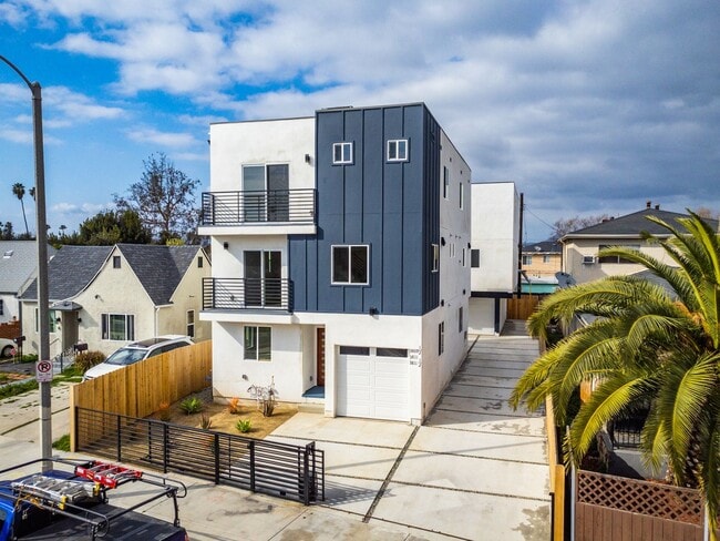 Photo - 3811 W Exposition Blvd Apartment Unit 3809