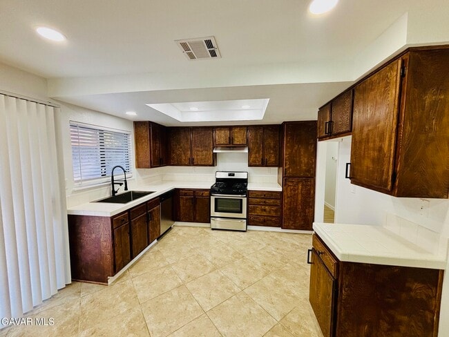 Photo - 2730 Ave K