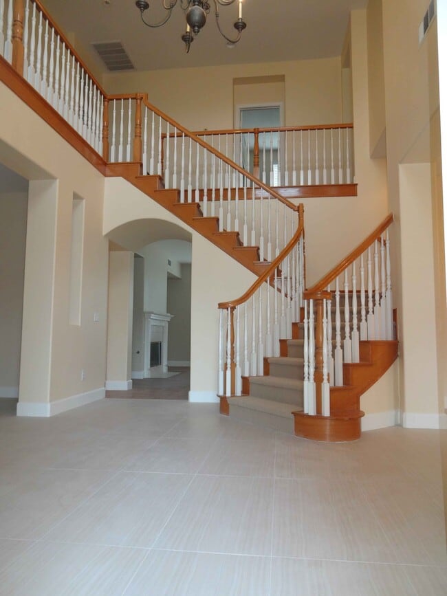 Photo - 936 McCall Cir