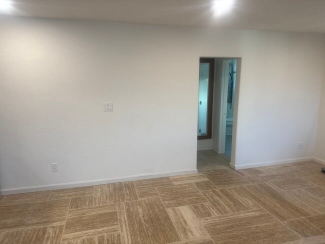 Photo - 729 E Elder St Unit A