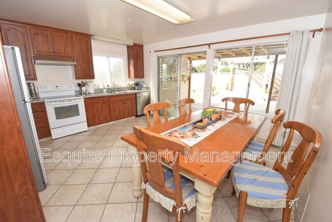 Photo - 6801 Dove St